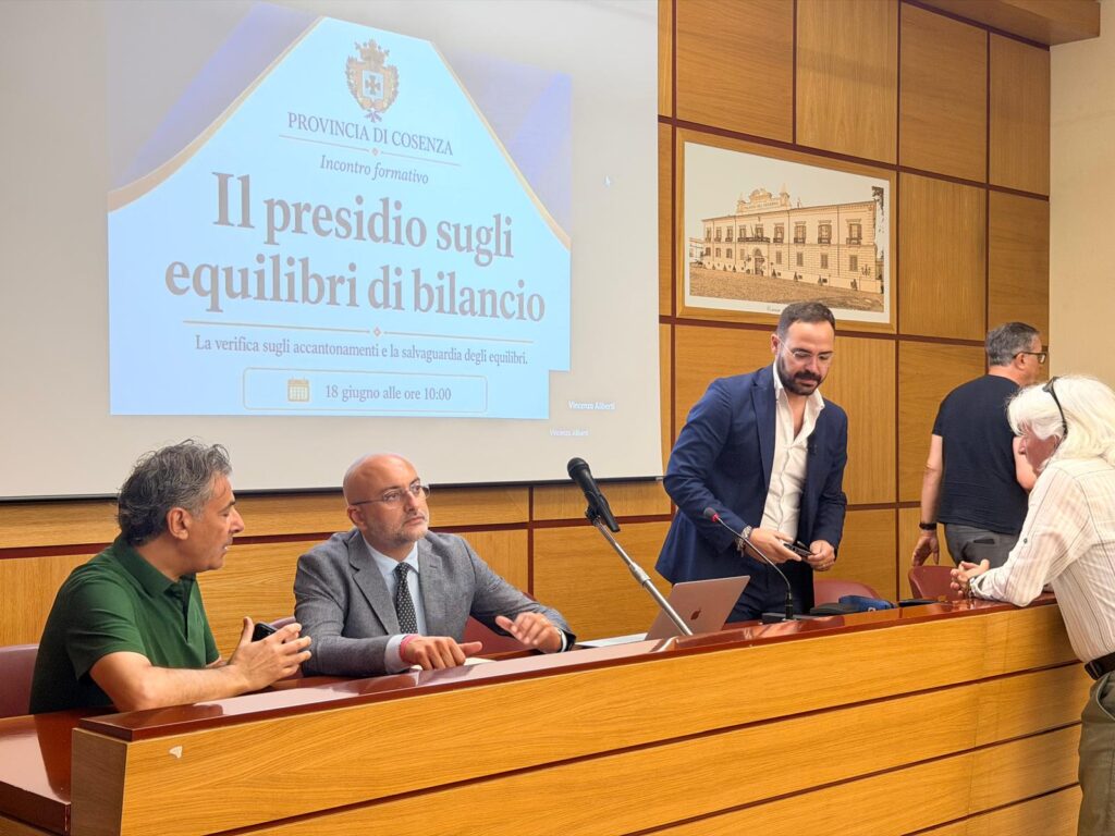 Grande successo per l’evento sull’alta formazione finanziaria: oltre 150 amministratori a Cosenza per la salvaguardia dei bilanci comunali